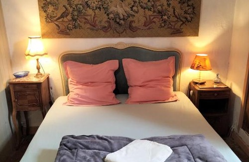 Lezardrieux Apartment | Oceanfront MAISON ST CHRISTOPHE with Child-Friendly Amenities