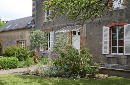 Bouere House | Discover Maison St Mayeul: Family-Friendly with Breakfast