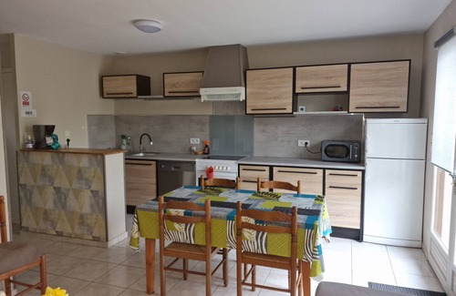 La Roche-Jaudy House | Inviting Maison T 3: Pet-Friendly Stay with Spa & Hot Tub