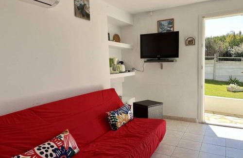 Ustaritz Apartment | Cozy Appartement Ustaritz: Family-Friendly Retreat for 4