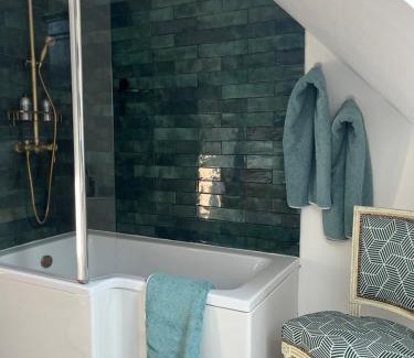 Meursault Bed & Breakfast | Experience Oceanfront Bliss at Maison Tassigny Hotel