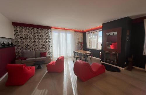 Borgo Trento House | Modern Maison Temple with Kitchen Amenities for Your Stay