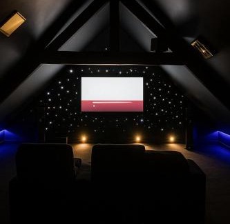 Inzinzac-Lochrist Apartment | Seaside Retreat with Private Theater & Ocean Views!