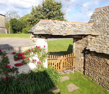 Saint-Parthem House | Tranquil Maison in Lot Valley Near Conques - Guest Rated 8.9