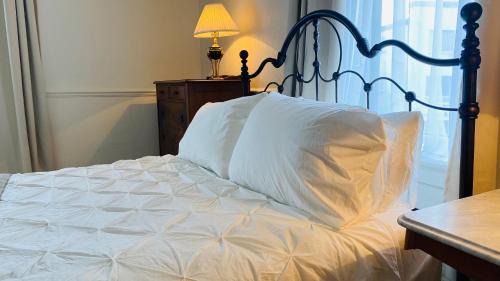 Centre-Ville Apartment | Discover Family-Friendly Comfort at Maison TURCOT