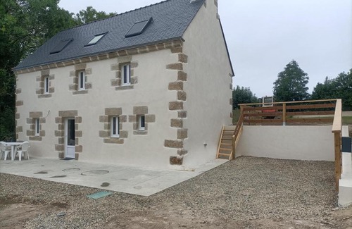 Plogoff House | Family-Friendly Maison Type Penty with Pet Amenities