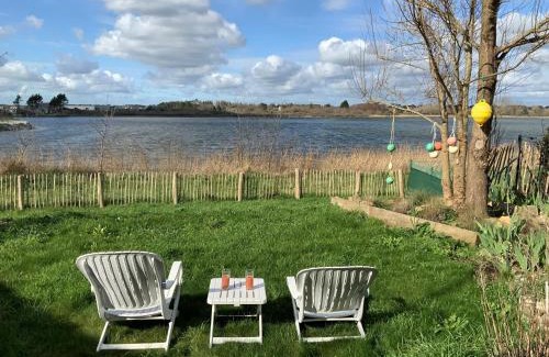 Ile-Tudy House | Ocean View Maison Typenarch Steps from the Beach