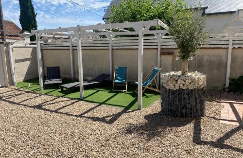 Maille House | Inviting Maison typique Maillé: Rated 9.6, Pet Friendly Stay