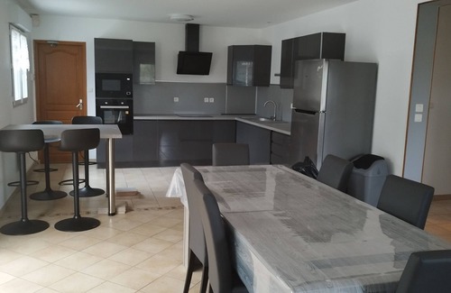 Saint-Lo-d'Ourville House | Inviting Maison Vacance Saisonnière - 9/10 Guest Rated Stay