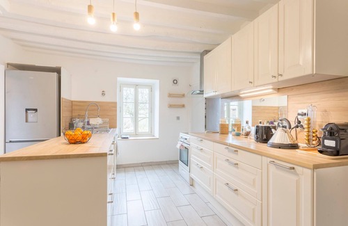 Lavilletertre House | Discover Maison Valeli: Your Spa Retreat near Paris