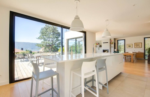 Veyrier-du-Lac House | Maison Veyrier: Breathtaking Lake Views & Family-Friendly Stay