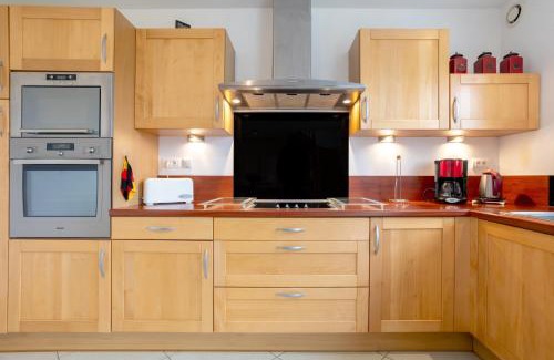 Trevignon House | Oceanfront Maison with Scenic Views, Steps from the Beach
