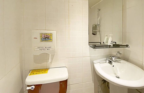 Namyeong-dong Hotel | Budget-Friendly Stay Near Sookmyung University with Breakfast