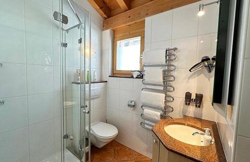 Pontresina Apartment | Relaxing Maisonette for Two: Family-Friendly Getaway