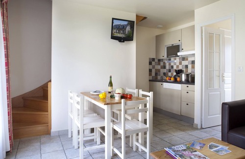 Cancale House | Cozy Maisonette for 6 in Cancale with Oceanfront Amenities