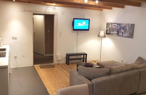 Innere Stadt Apartment | Top-Rated Maisonette Apartment A8 with Family-Friendly Perks