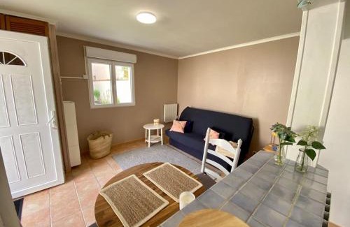 Bry-sur-Marne House | Comfortable Maisonette ESKIA: Ideal for Families and Pets