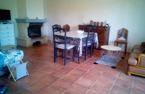 Verniolle House | Discover a Maisonette with Private Pool & Pet-Friendly Perks