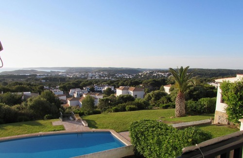 Coves Noves Apartment | Elegant Maisonette with Shared Pool & Breathtaking Sea Views