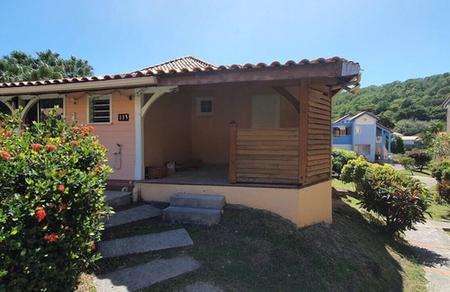 Sainte-Anne Apartment | Stunning Maisonette with Terrace & Ocean View Amenities