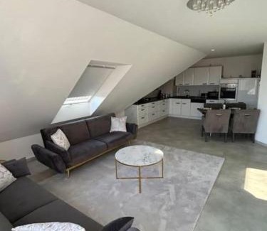Rhein-Erft-Kreis District Apartment | Family-Friendly Maisonette in Frechen City Awaits You