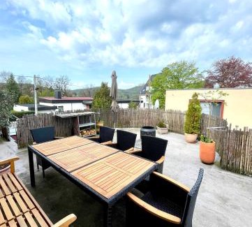 Eisenach Apartment | Discover Maisonette Wohnung Südstadtvilla with Oceanfront Views