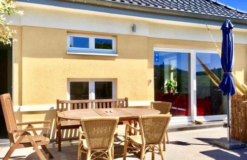 Eisenach Apartment | Discover Maisonette Wohnung Südstadtvilla with Oceanfront Views