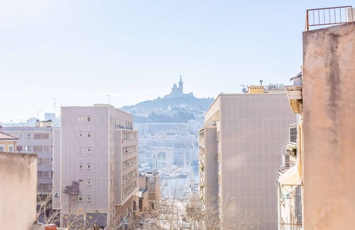 La Joliette Apartment | Discover MaisonMars Le Petit Panier Studio with Rooftop Views