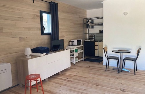 Saint-Pantaleon House | Modern Maisonnette in the Beautiful Causse du Lot