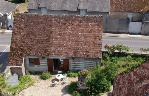 Saint-Dye-sur-Loire House | Charming Maisonnette de La Boisselée: Pet-Friendly Retreat