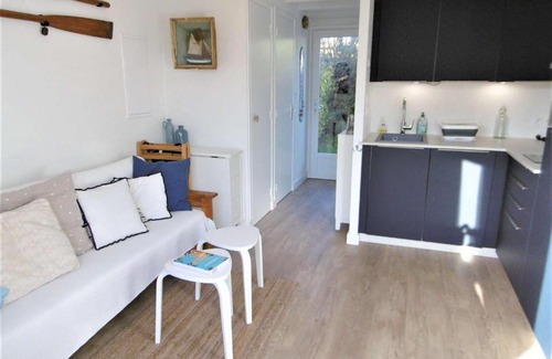 Saint-Jacques Apartment | Family-Friendly Getaway Steps from the Beach - ENORA