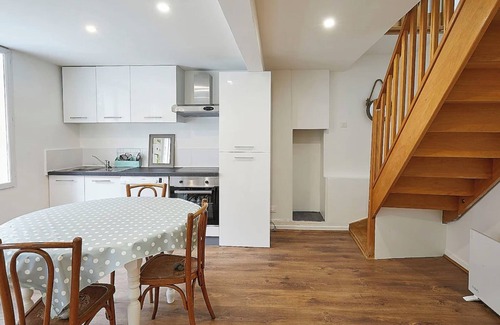 Ault House | Cozy Maisonnette for 4, Steps from the Beach in Ault