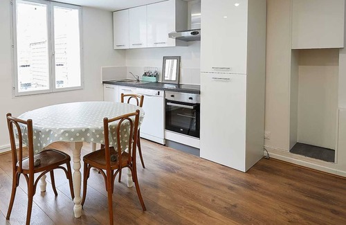 Ault House | Cozy Maisonnette for 4, Steps from the Beach in Ault