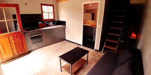 Simiane-la-Rotonde Apartment | Maisonnette avec accès piscine