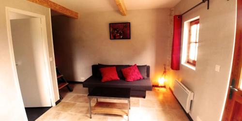 Simiane-la-Rotonde Apartment | Maisonnette avec accès piscine