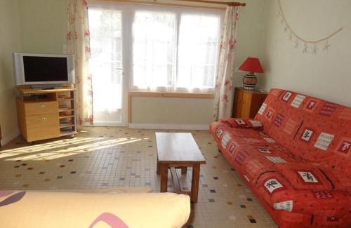 LʼAiguillon-sur-Mer House | Inviting Maison L'Aiguillon-sur-Mer for Families & Pets