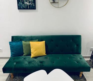 Bourgogne Apartment | Family-Friendly Maisonnette in the Heart of Orléans