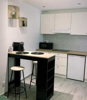 Bourgogne Apartment | Family-Friendly Maisonnette in the Heart of Orléans