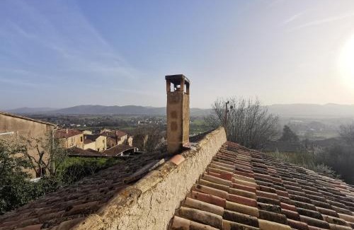 Cadenet Apartment | Charming Maisonnette en Luberon - Guest Rated 9/10