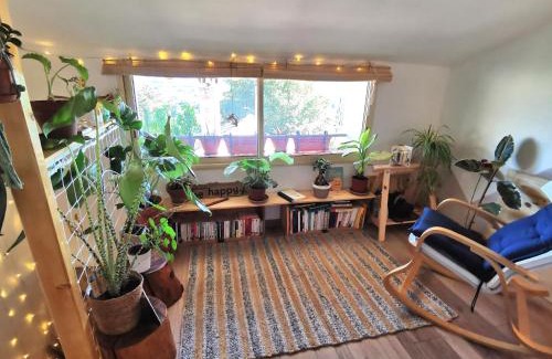 Cadenet Apartment | Charming Maisonnette en Luberon - Guest Rated 9/10