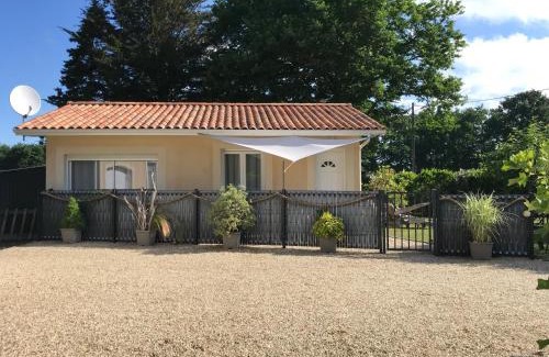 Vendays-Montalivet House | Forest & Ocean Retreat: Guest Rated 9.8, Family-Friendly Stay