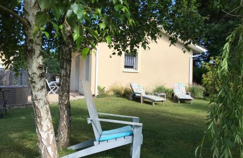 Vendays-Montalivet House | Forest & Ocean Retreat: Guest Rated 9.8, Family-Friendly Stay