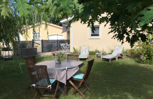 Vendays-Montalivet House | Forest & Ocean Retreat: Guest Rated 9.8, Family-Friendly Stay