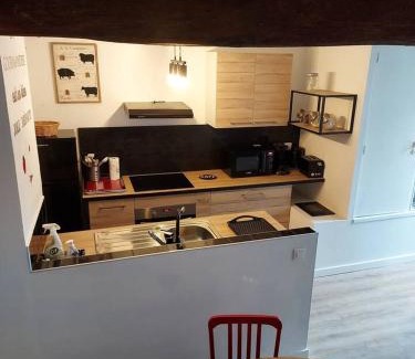 Saintes House | Cozy Maisonnette: Pet and Child-Friendly Retreat