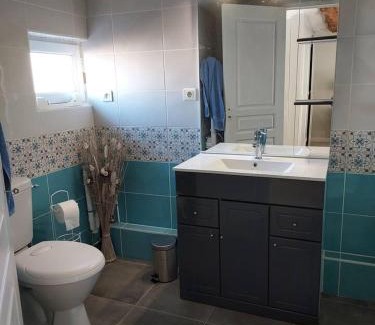 Saintes House | Cozy Maisonnette: Pet and Child-Friendly Retreat