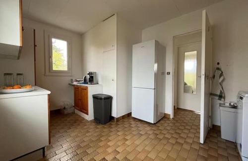Champagne-sur-Seine Apartment | Inviting Maisonnette with Outdoor Garden and Family-Friendly Amenities