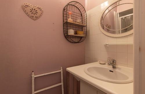 Jonzac House | Child-Friendly Retreat at Maisonnette La Chaleureuse