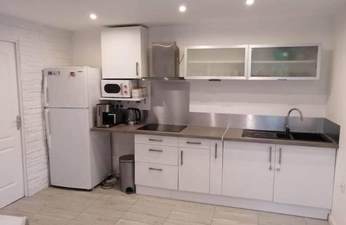 Villeneuve-Saint-Georges House | Cozy Maisonnette sur Rivière with Spa and Pet-Friendly Options