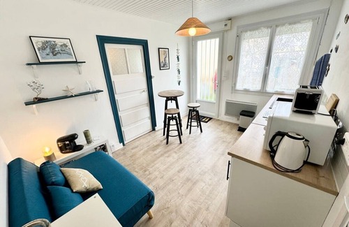 Port-Louis Apartment | Comfortable Maisonnette Near Beaches with Oceanfront Views
