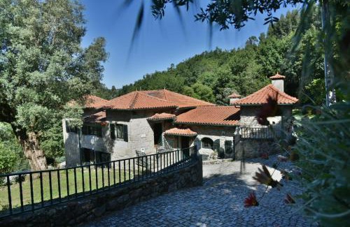 Sande House | Pet-Friendly Retreat with Pool and Ocean Views at Maisons des Fleurs